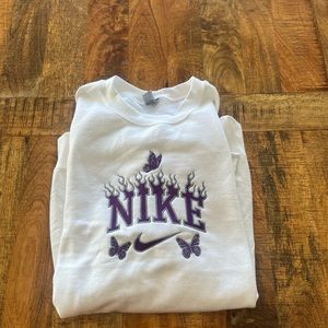 Embroidered Nike Crew Sweatshirt ‼️